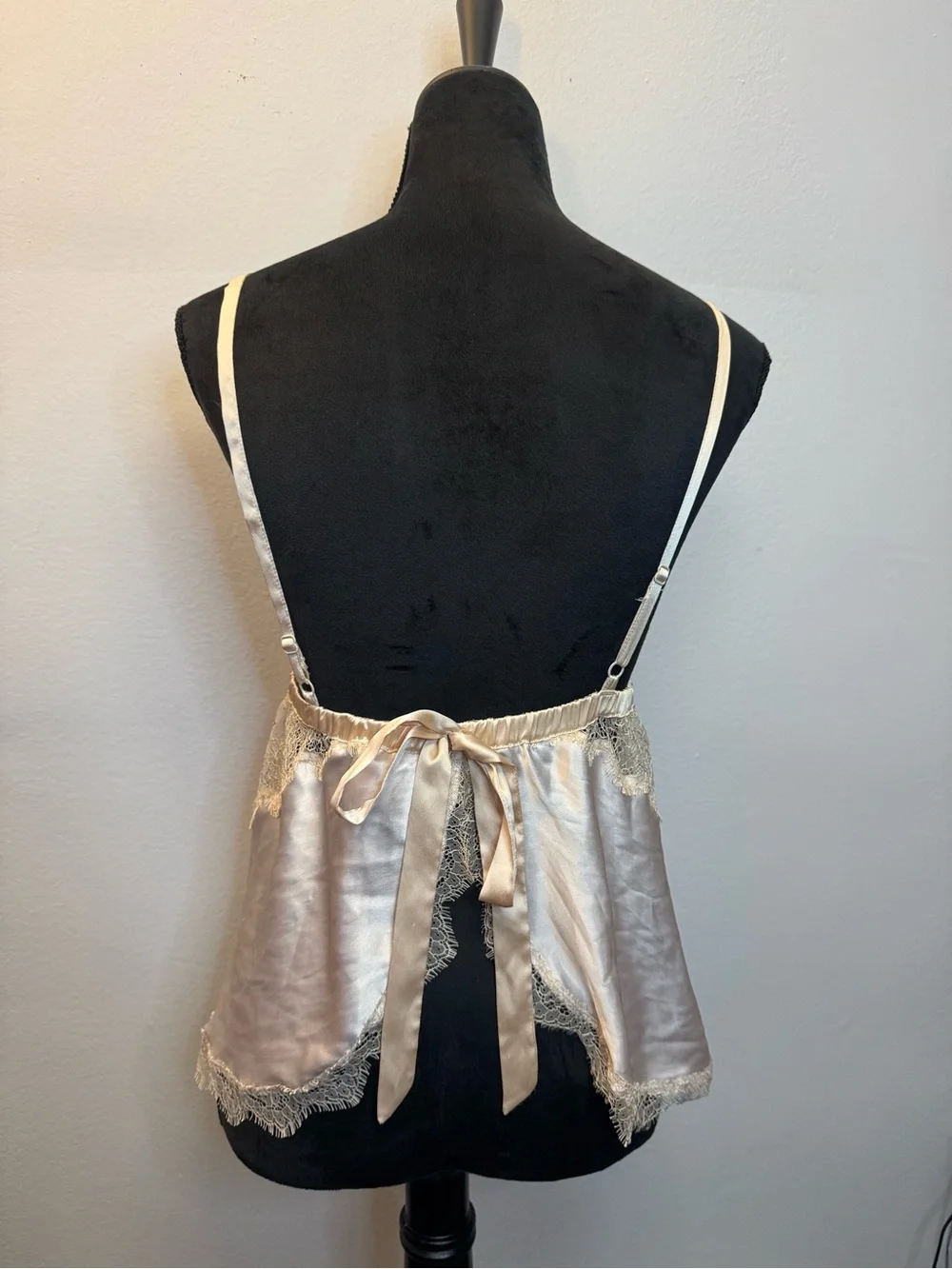 Victorias Secret silky champagne